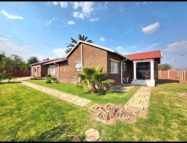 3 BEDROOM HOUSE FOR SALE IN ELSPARK